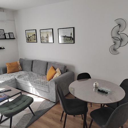 Apartman Hd Ðakovo 外观 照片